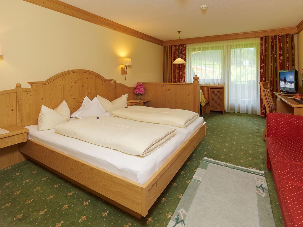 Hotel Landenhof Superior Mayrhofen Quarto foto